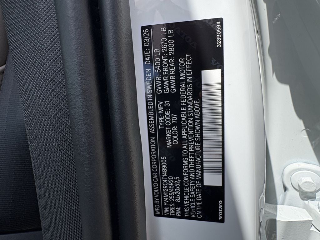 2026 Volvo XC60 B5 Plus