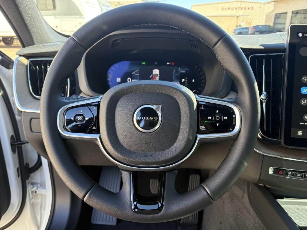 2026 Volvo XC60 B5 Plus