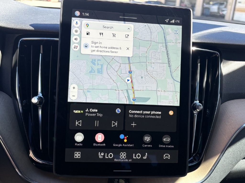 2026 Volvo XC60 B5 Plus