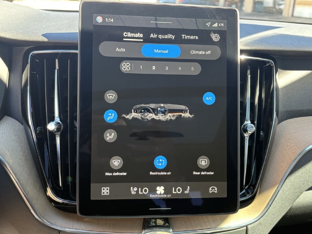 2026 Volvo XC60 B5 Plus