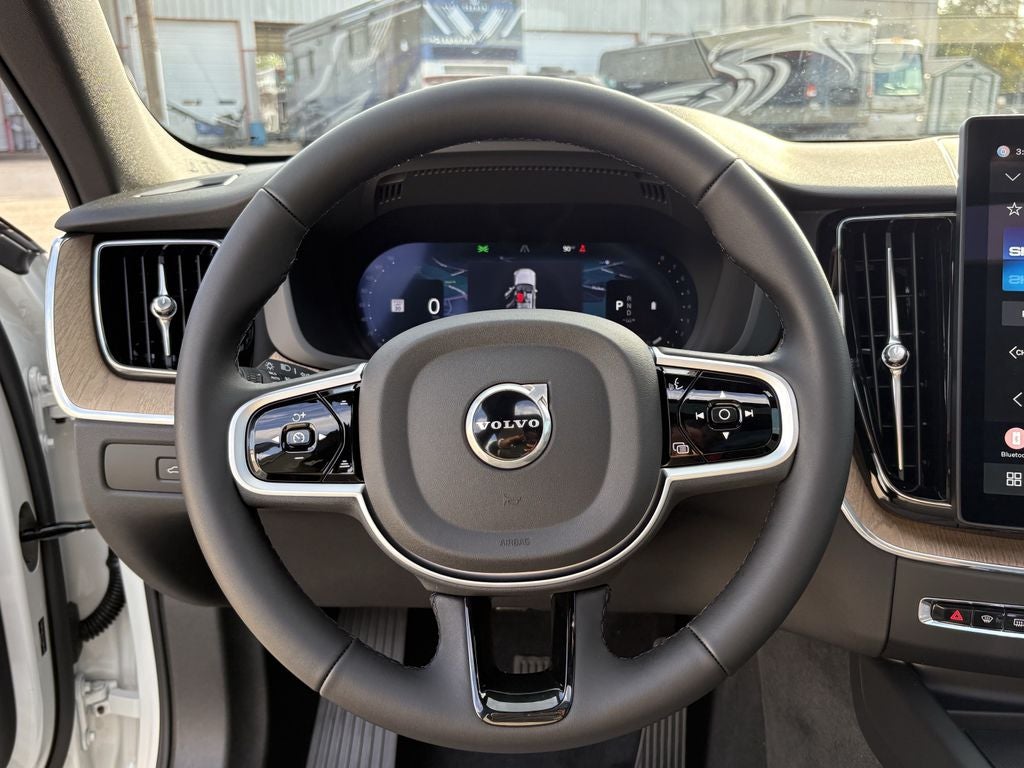 2026 Volvo XC60 B5 Plus