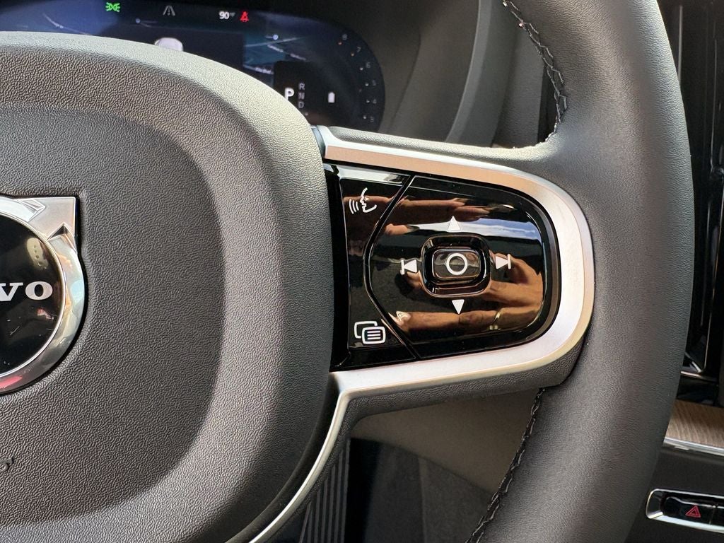 2026 Volvo XC60 B5 Plus