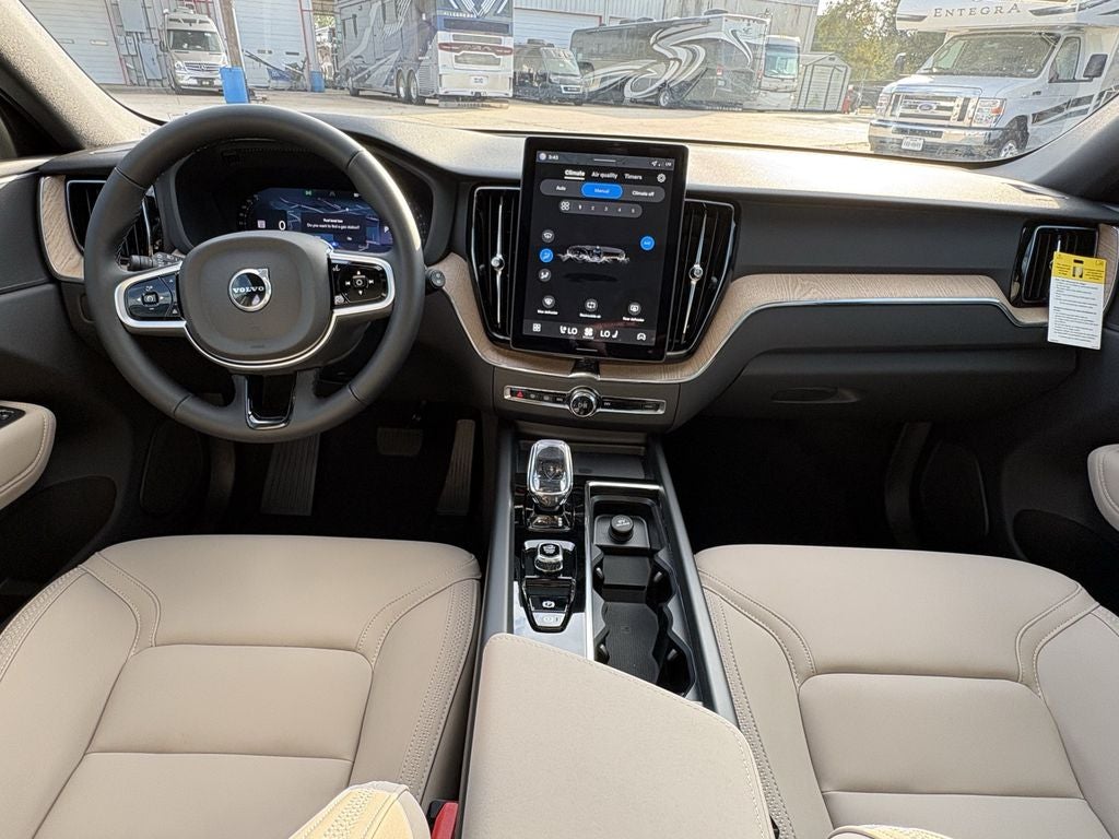 2026 Volvo XC60 B5 Plus