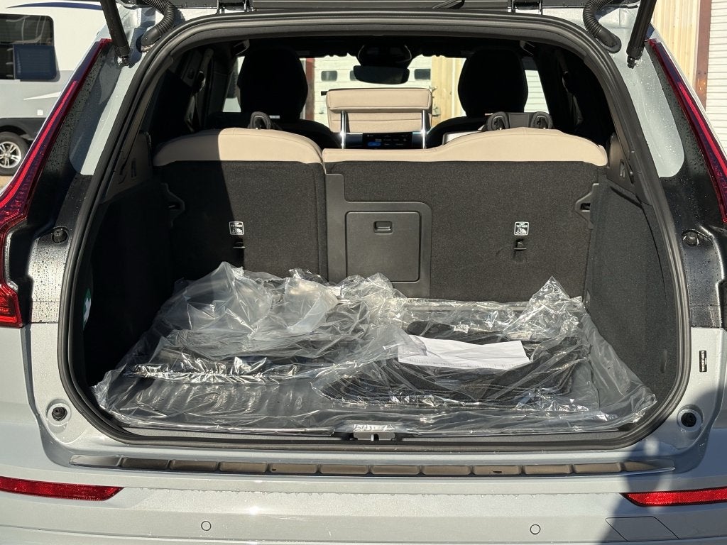 2026 Volvo XC60 B5 Plus