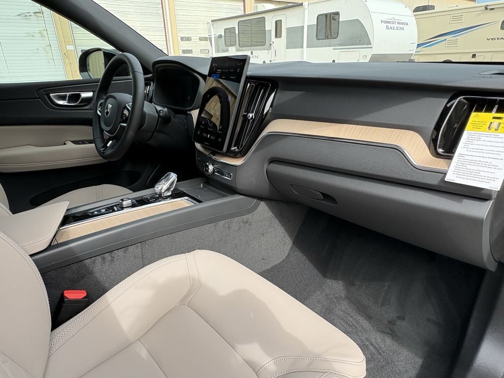 2026 Volvo XC60 B5 Plus