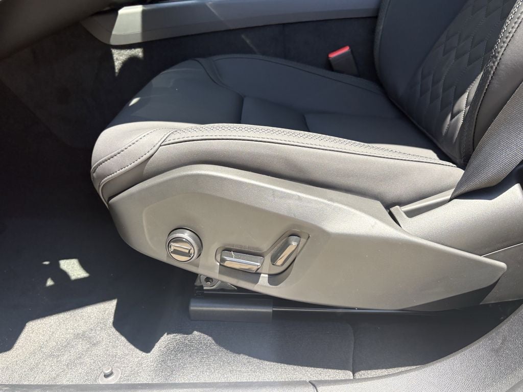2026 Volvo XC60 B5 Core