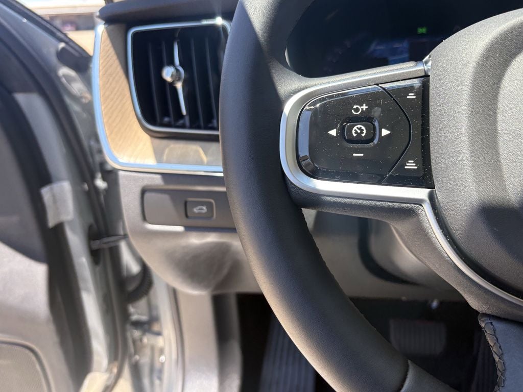 2026 Volvo XC60 B5 Core