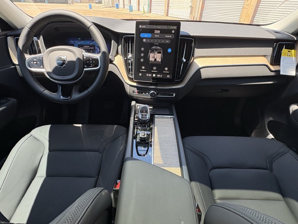 2026 Volvo XC60 B5 Core