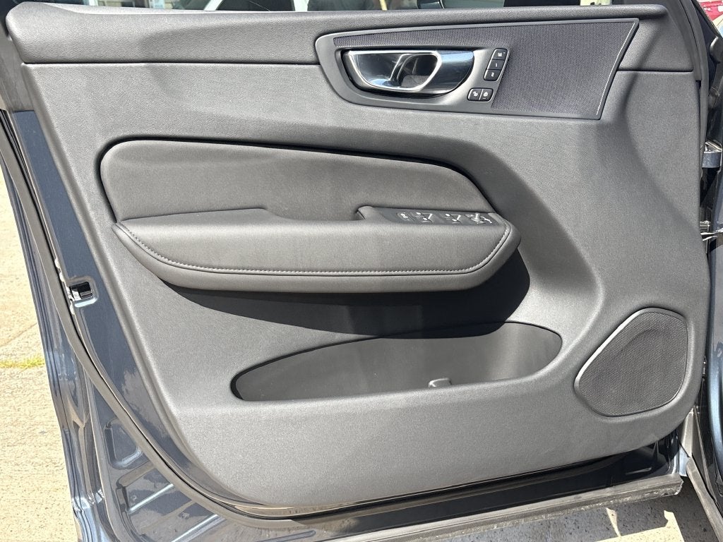 2026 Volvo XC60 B5 Core