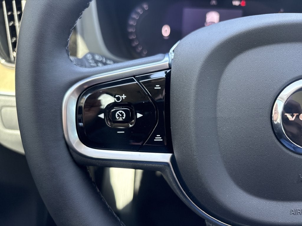 2026 Volvo XC60 B5 Core