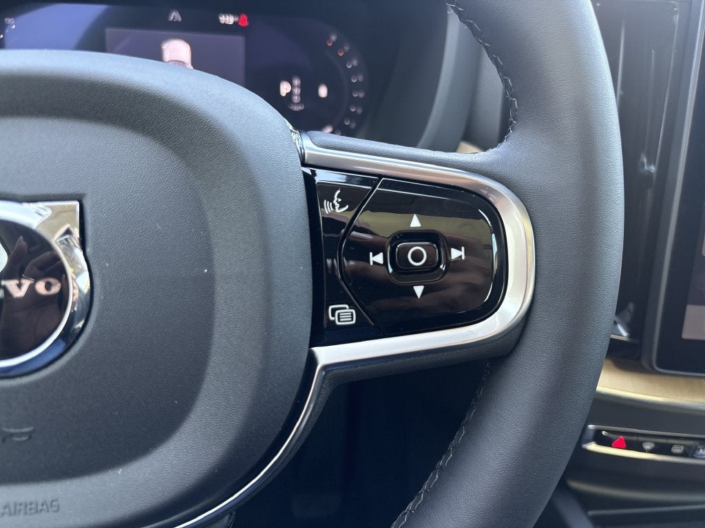 2026 Volvo XC60 B5 Core