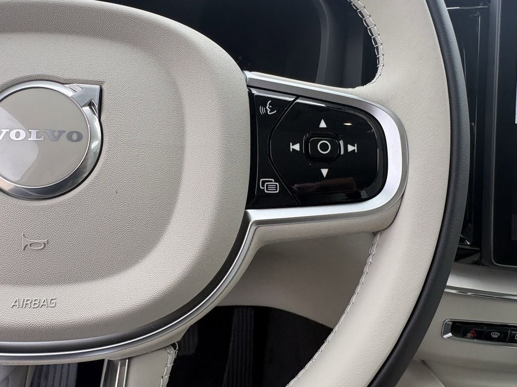 2026 Volvo XC60 B5 Ultra