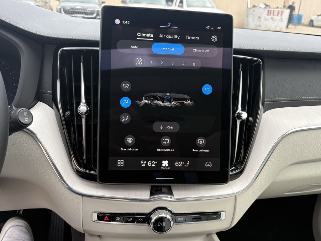2026 Volvo XC60 B5 Ultra