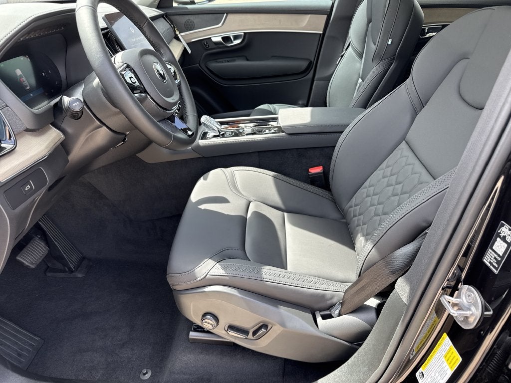 2027 Volvo XC90 B5 Core
