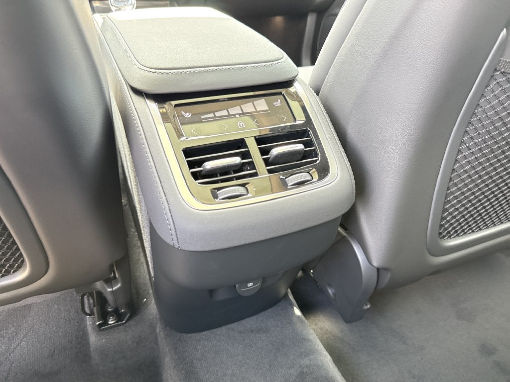 2027 Volvo XC90 B5 Core