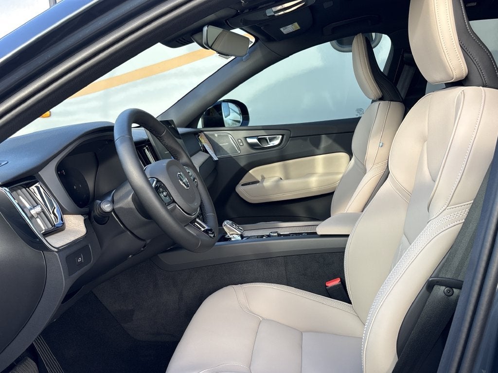 2027 Volvo XC60 B5 Plus
