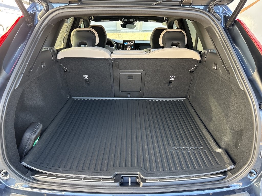 2027 Volvo XC60 B5 Plus