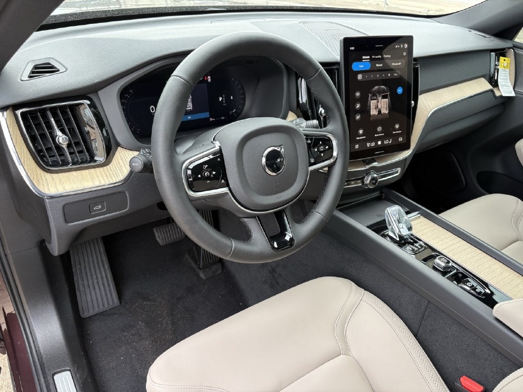 2027 Volvo XC60 B5 Plus