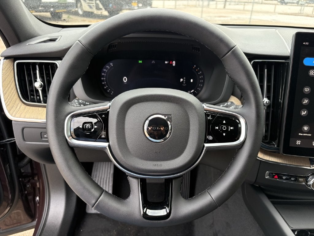 2027 Volvo XC60 B5 Plus