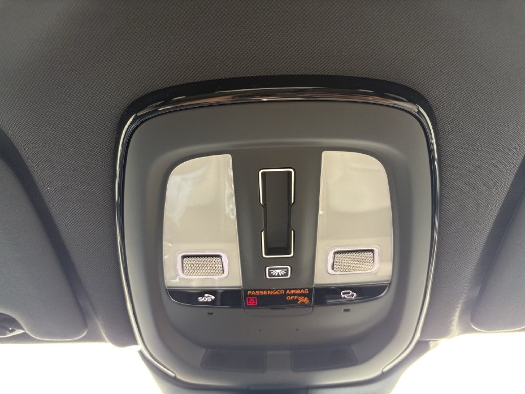 2027 Volvo XC60 B5 Plus