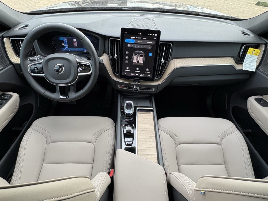 2027 Volvo XC60 B5 Plus
