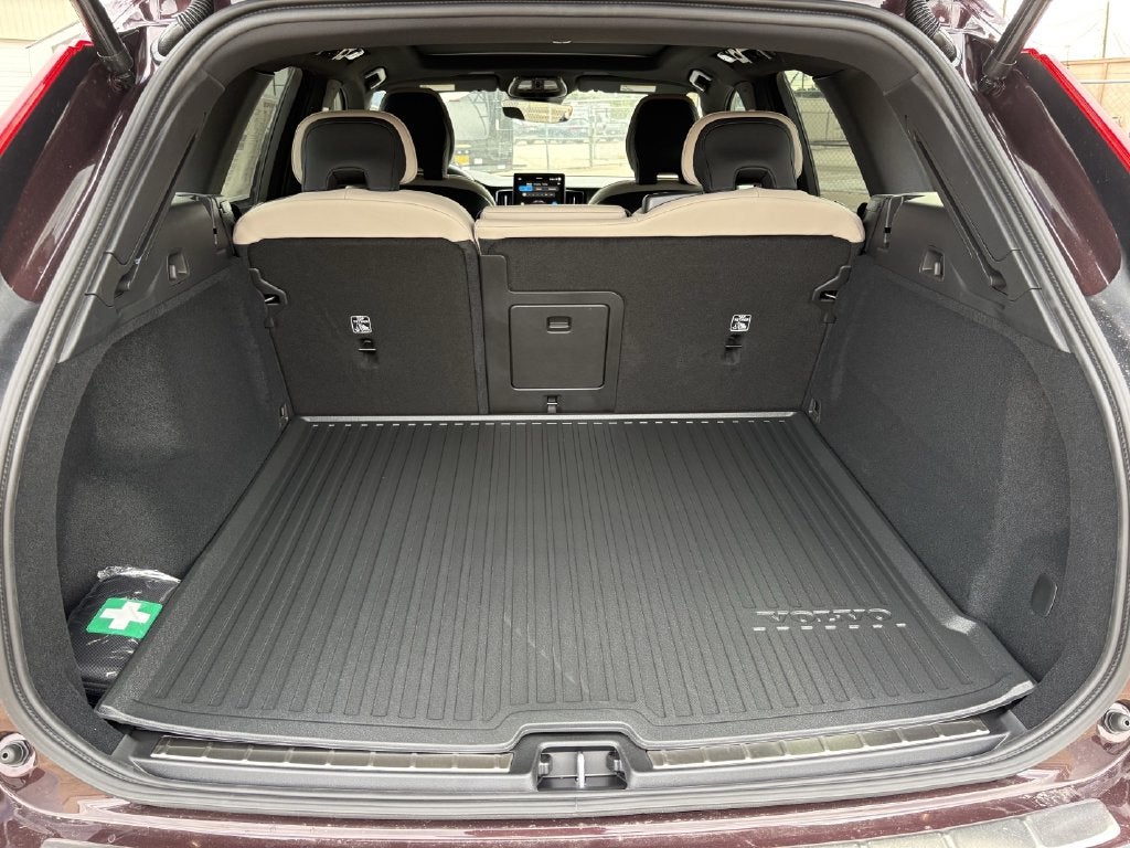 2027 Volvo XC60 B5 Plus