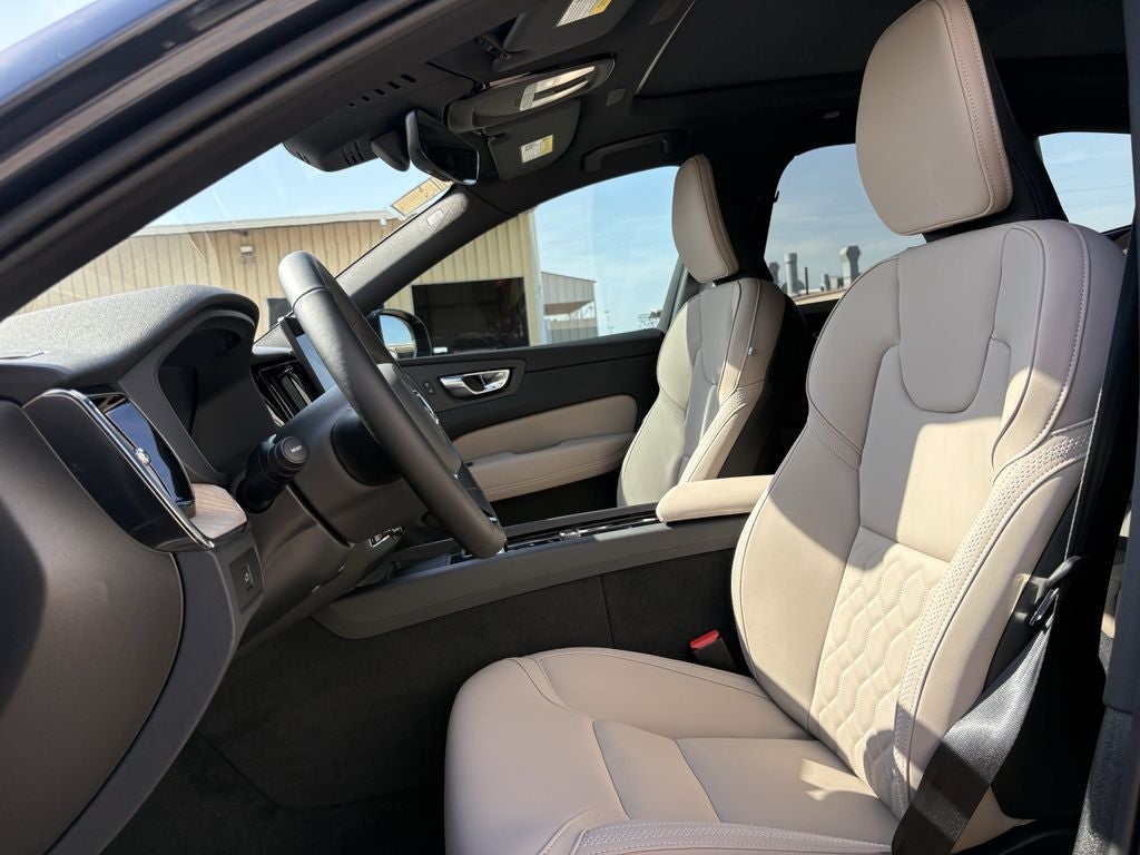 2027 Volvo XC60 B5 Plus