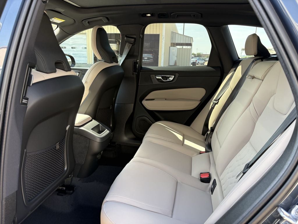 2027 Volvo XC60 B5 Plus