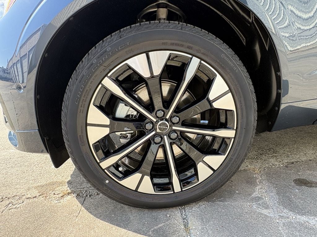 2027 Volvo XC60 B5 Plus