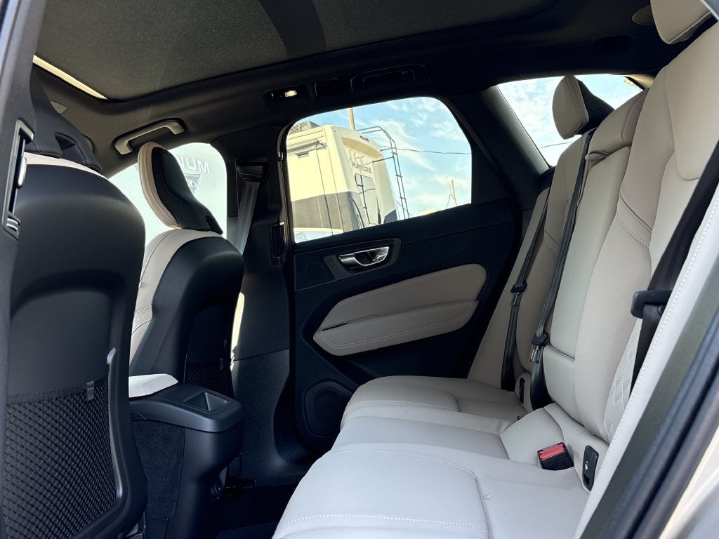 2027 Volvo XC60 B5 Plus