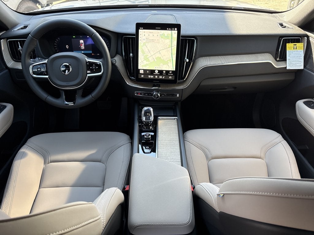 2027 Volvo XC60 B5 Plus