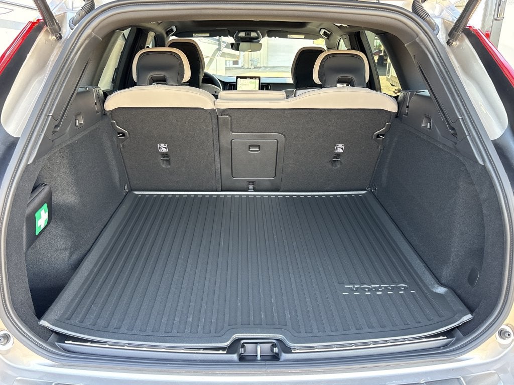 2027 Volvo XC60 B5 Plus