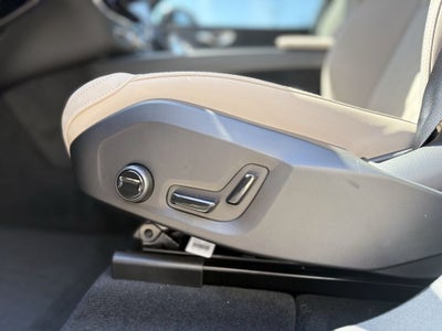 2027 Volvo XC60 B5 Plus
