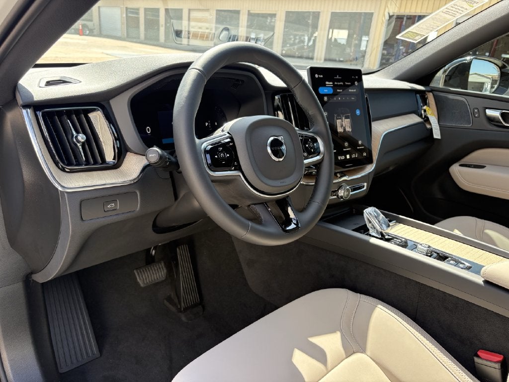 2027 Volvo XC60 B5 Plus