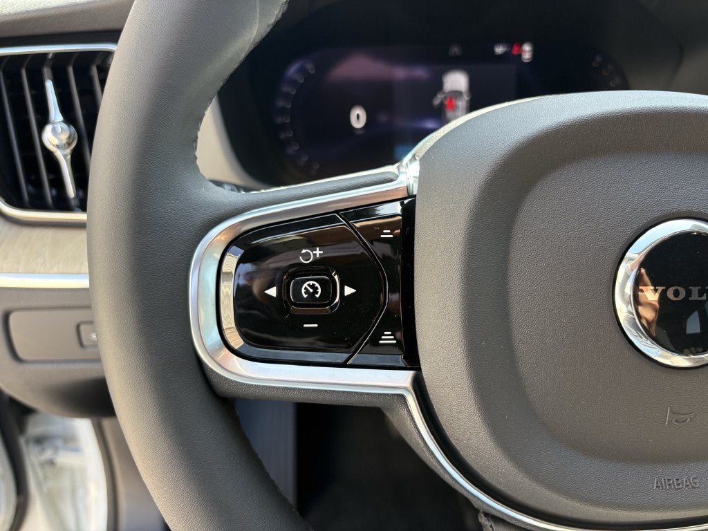 2027 Volvo XC60 B5 Plus
