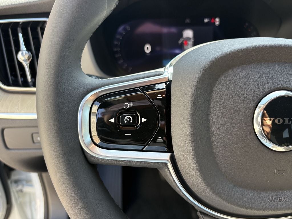 2027 Volvo XC60 B5 Plus