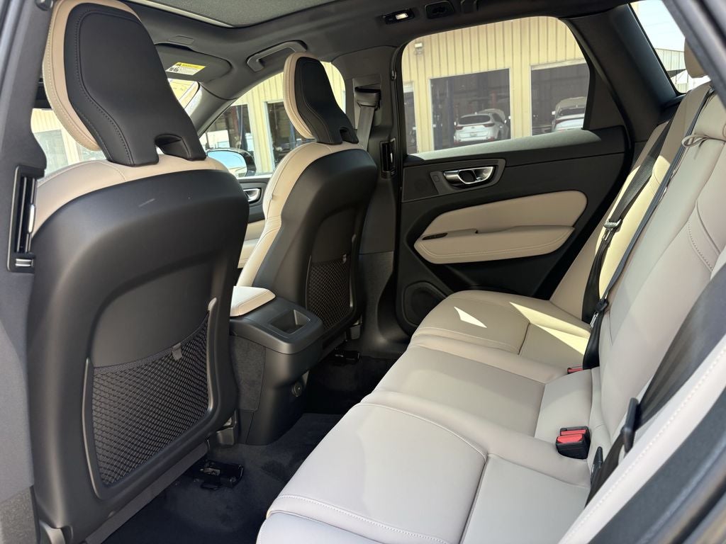 2027 Volvo XC60 B5 Plus