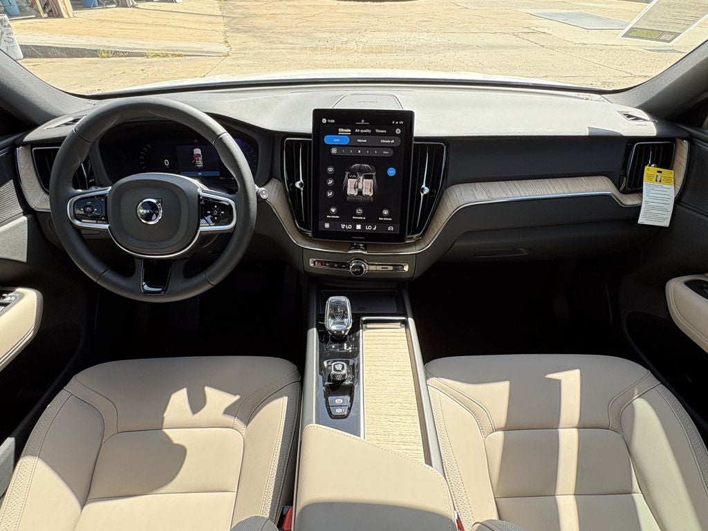 2027 Volvo XC60 B5 Plus
