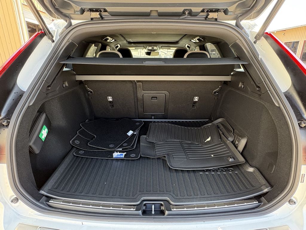 2027 Volvo XC60 B5 Plus