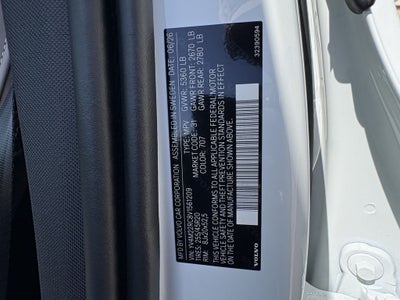 2027 Volvo XC60 B5 Plus