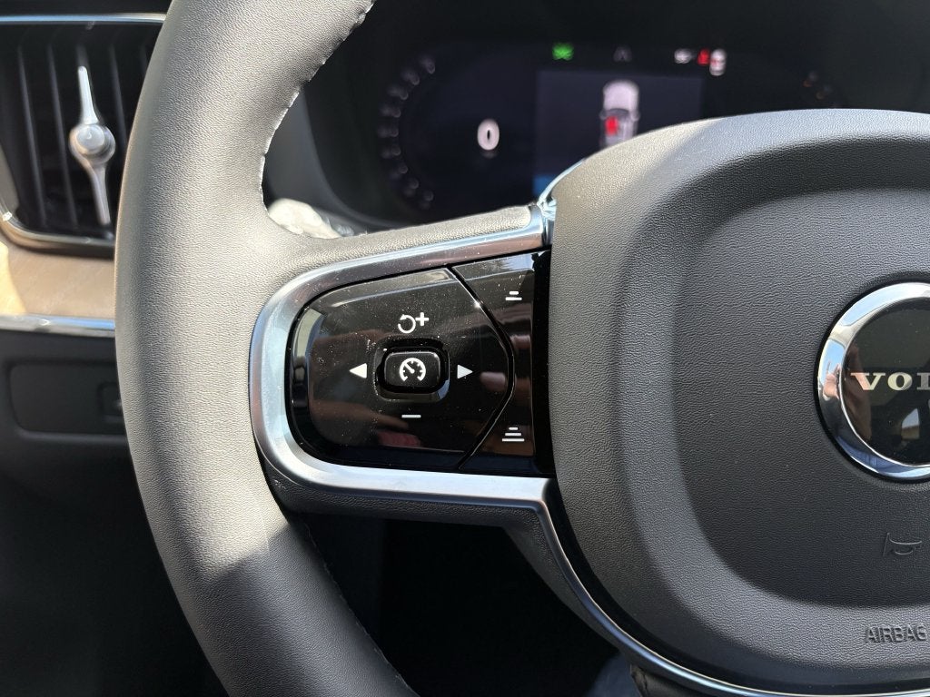 2027 Volvo XC60 B5 Plus
