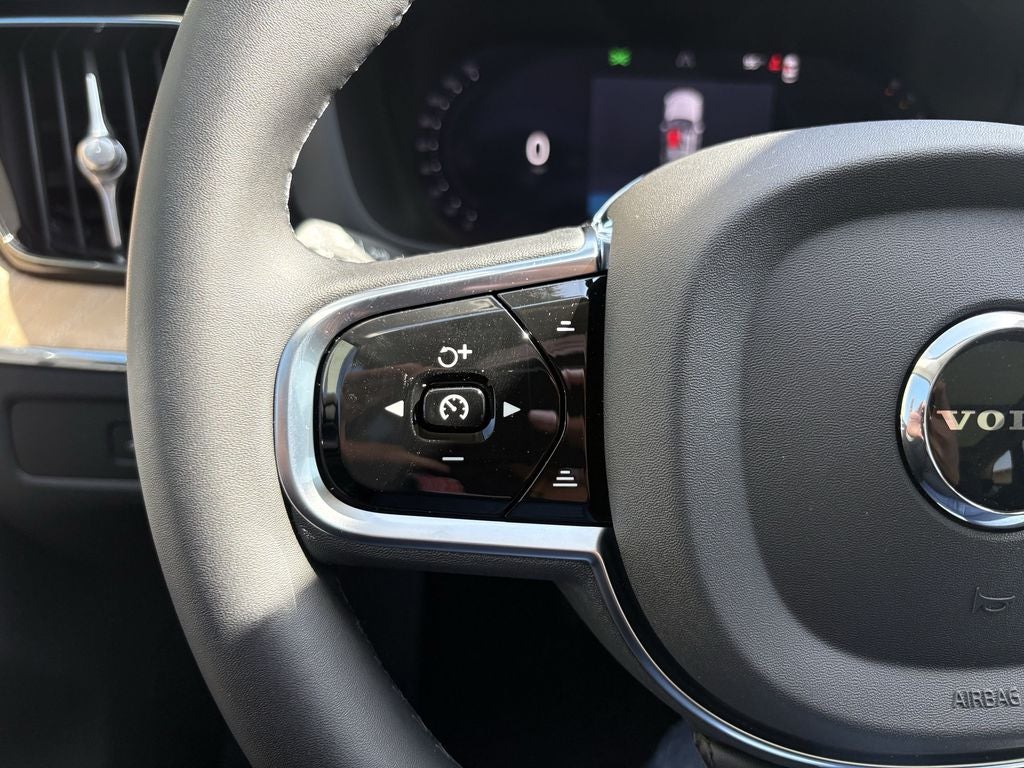 2027 Volvo XC60 B5 Plus