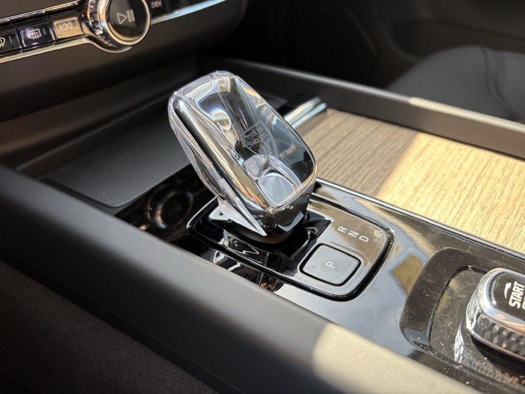 2027 Volvo XC60 B5 Plus