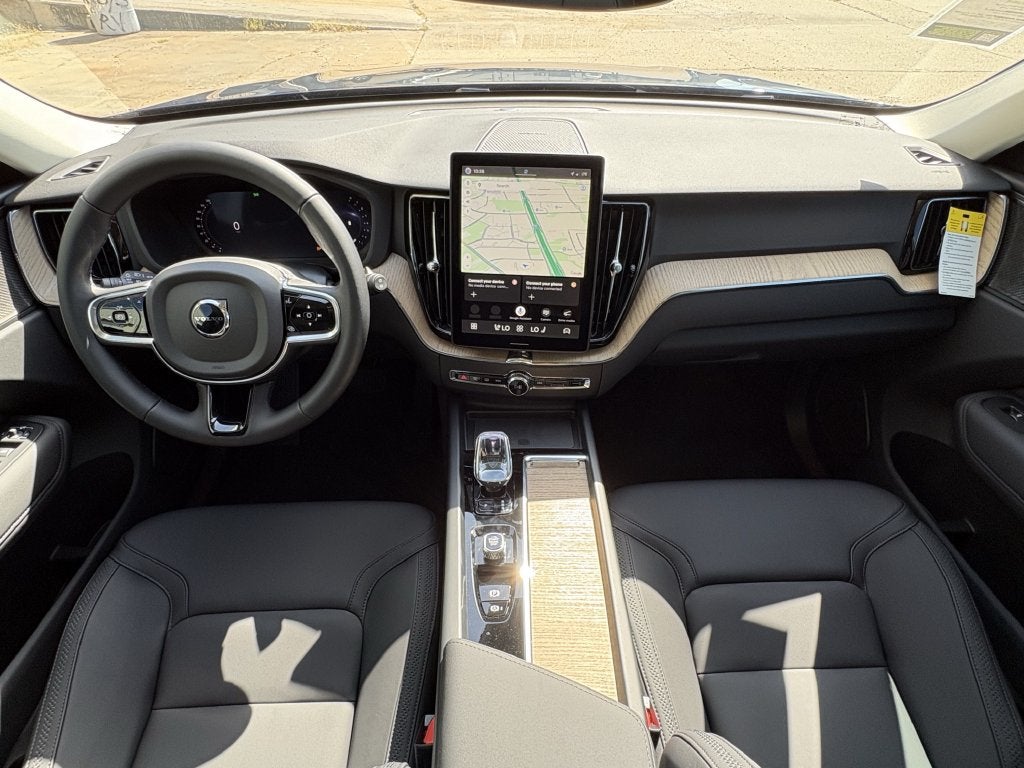 2027 Volvo XC60 B5 Plus