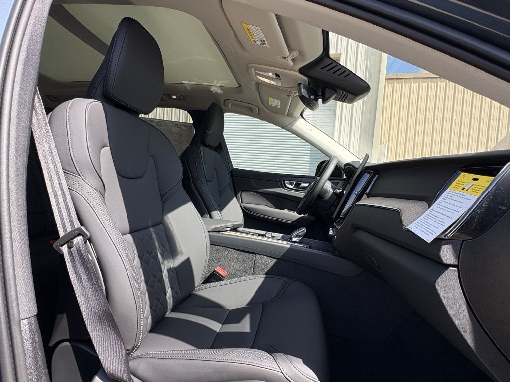 2027 Volvo XC60 B5 Plus