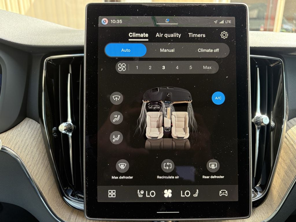 2027 Volvo XC60 B5 Plus