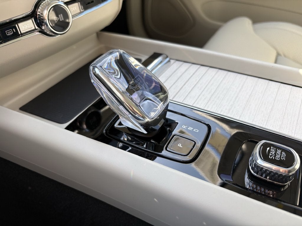 2027 Volvo XC60 B5 Ultra