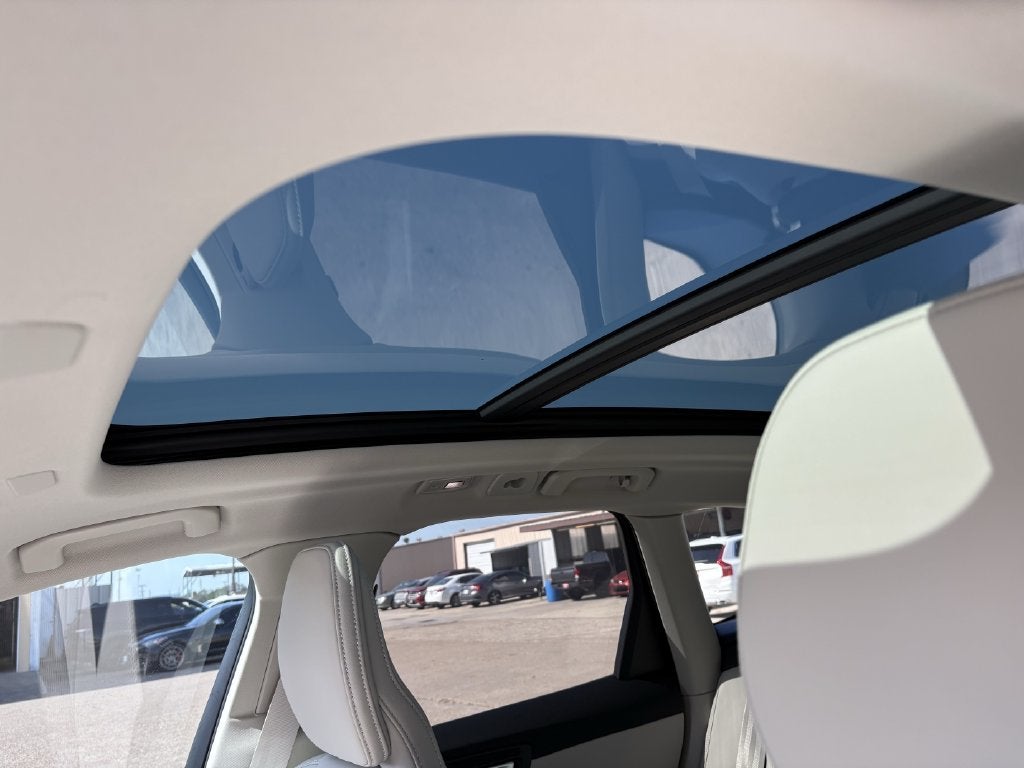 2027 Volvo XC60 B5 Ultra