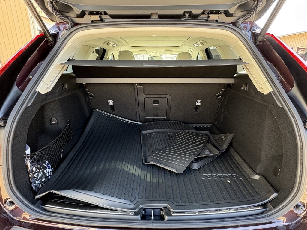 2027 Volvo XC60 B5 Ultra