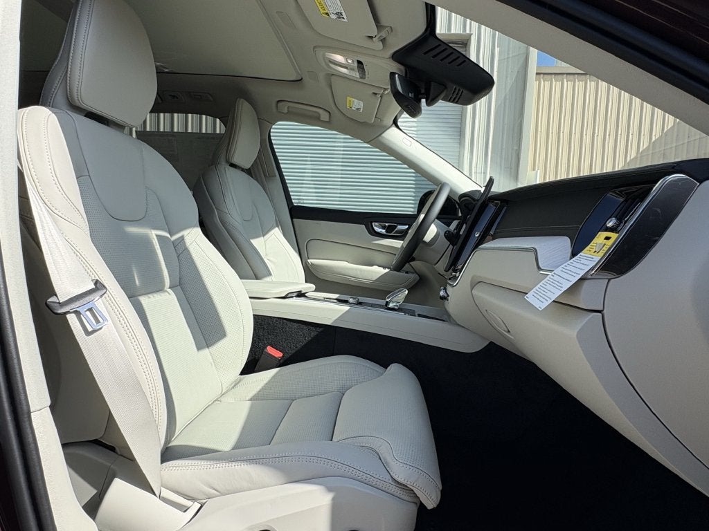 2027 Volvo XC60 B5 Ultra